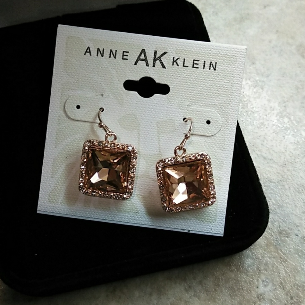 🎇🎇. SWEETHEART EARRINGS♥️♥️♥️